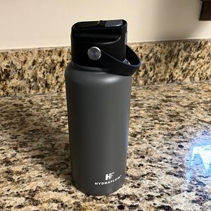 Hydraflow water bottle 34 oz